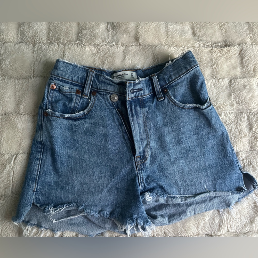 Abercrombie & Fitch Mom Short High Rise Curve Love